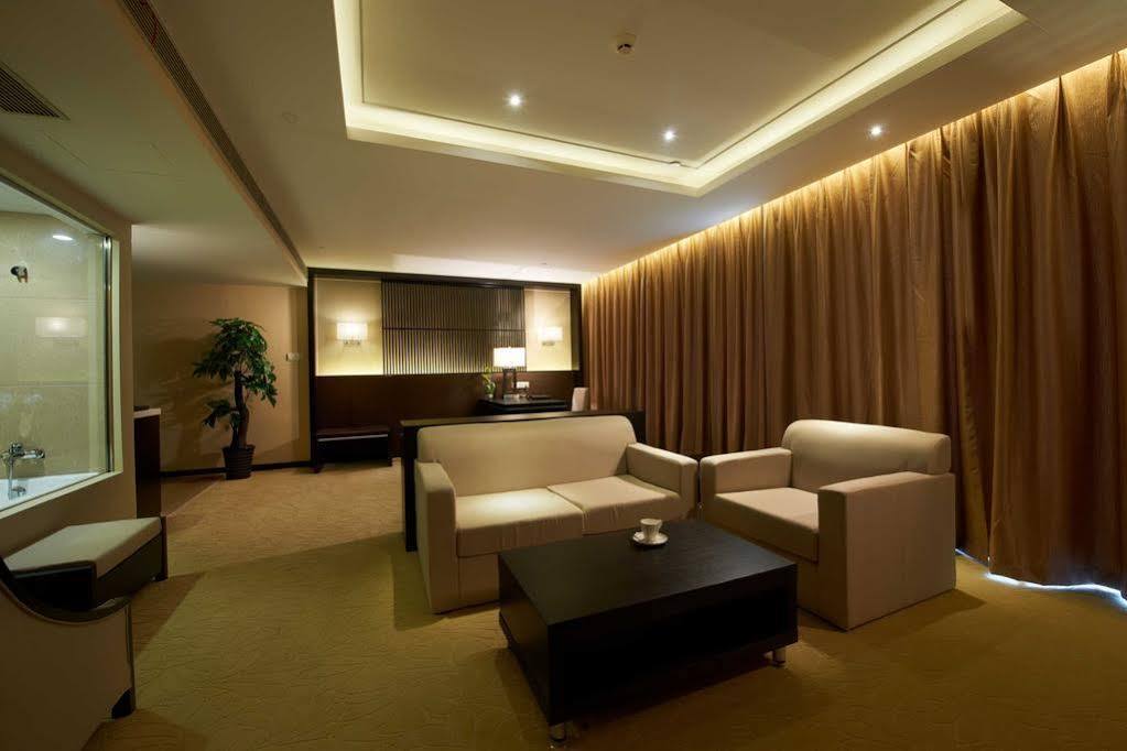 Swiss-Belhotel Liyuan Уси Екстериор снимка